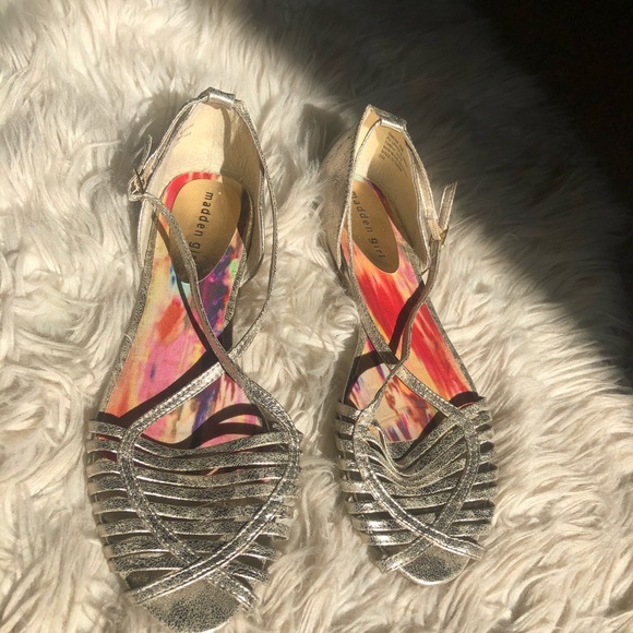 9 pairs of sandals - Picture 5 of 14